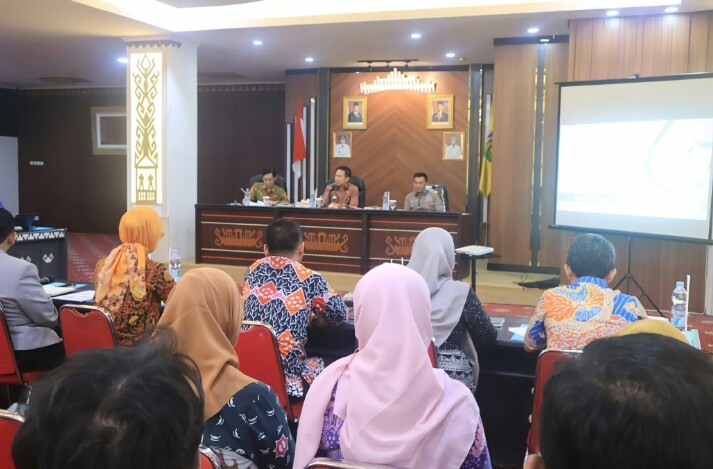 Sekdaprov Lampung, Marindo Kurniawan membuka kegiatan Forum Kemitraan Pengelolaan Kerja Sama Fasilitas Kesehatan dengan Pemangku Kepentingan Provinsi Lampung bertempat di Ruang Abung Balai Keratun || Foto: Dinas Kominfotik Provinsi Lampung