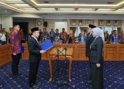 Sekdaprov Marindo Kurniawan melantik dan mengambil Sumpah/Janji Jabatan 2 Pejabat Pimpinan Tinggi Pratama di lingkungan Pemerintah Provinsi Lampung || Foto: Dinas Kominfotik Provinsi Lampung