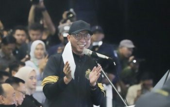 Gubernur Lampung Rahmat Mirzani Djausal saat peluncuran resmi tim Bhayangkara Presisi Lampung FC || Foto: Dinas Kominfotik Provinsi Lampung