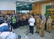 Gubernur saat memberikan keterangan kepada awak media usai melaksanakan Rakor bersama Menteri ATR/BPN, Forkopimda dan Bupati/Walikota se-Provinsi Lampung, di Balai Keratun || Foto: Dinas Kominfotik Provinsi Lampung
