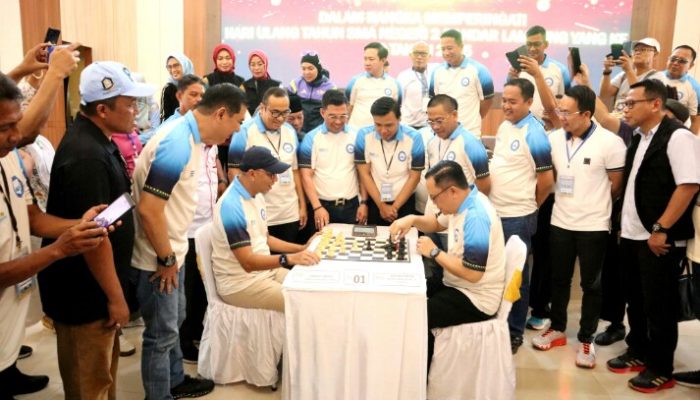 Gubernur Lampung dan Kapolda Adu Strategi di Pembukaan Turnamen Catur SMANDA CUP 2025