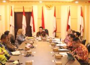 Sekdaprov Lampung, Marindo Kurniawan saat menjadi pemimpin pada  Rapat Persiapan keikutsertaan kontingen Provinsi Lampungccf pada Pekan Olahraga Nasional (PORNAS) XVII KORPRI Tahun 2025. || Foto: Dinas Kominfotik Provinsi Lampung