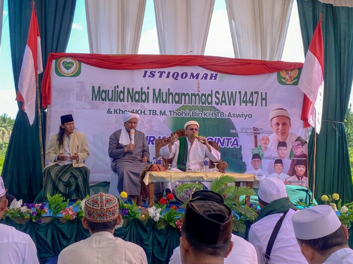 Suasana Peringatan Maulid Nabi Muhammad SAW 1447 Hijriah sekaligus Haul KH. Tb. M. Thohir bin KH. Tb. Aswiya, di Pondok Pesantren Al Istiqomah Bani Thohir wa Haji Suhari Abdul Hamid Rajabasa || Foto: Dinas Kominfotik Provinsi Lampung