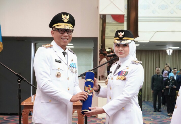 Gubernur Lampung, Rahmat Mirzani Djausal melantik Nanda Indira sebagai Bupati Pesawaran periode 2025–2030 || Foto: Dinas Kominfotik Provinsi Lampung