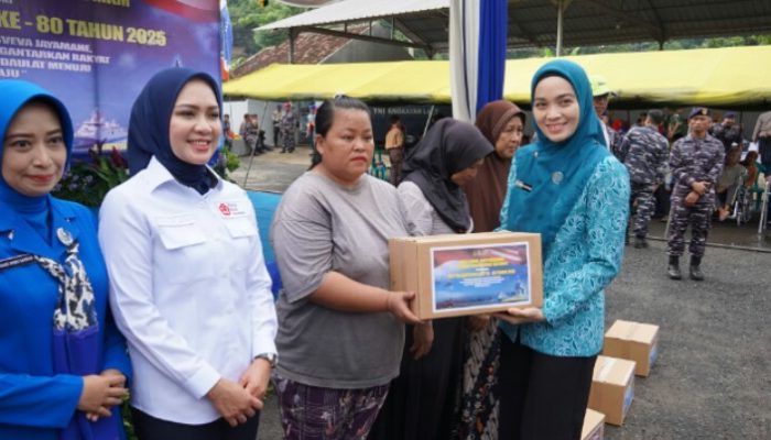 Gerakan Pangan Murah, Layanan Kesehatan dan Donor Darah Warnai Perayaan HUT PMI dan TNI AL