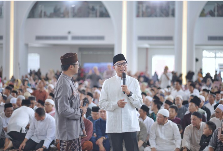 Gubernur Lampung, Rahmat Mirzani Djausal, menghadiri acara Damai Indonesiaku yang bertema "Hidup Plong, Tanpa Sifat Sombong" di Masjid Raya Al-Bakrie || Foto: Dinas Kominfo dan Statistik Provinsi Lampung
