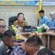 Sekdaprov Lampung, Marindo Kurniawan, mengikuti Rapat Koordinasi Pengendalian Inflasi Daerah secara daring, di Ruang Command Center Dinas Kominfotik Provinsi Lampung || Foto: Dinas Kominfotik Provinsi Lampung