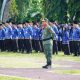 Asisten Pemerintahan dan Kesra menjadi pembina upacara bulanan di Lingkungan Pemerintah Provinsi Lampung, di Lapangan Korpri || Foto: Dinas Kominfotik Provinsi Lampung