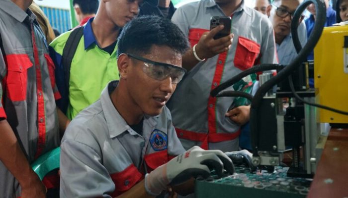 PLN UID Lampung Perkuat Pendidikan Vokasi Lewat Pelatihan Perakitan Baterai Motor Listrik