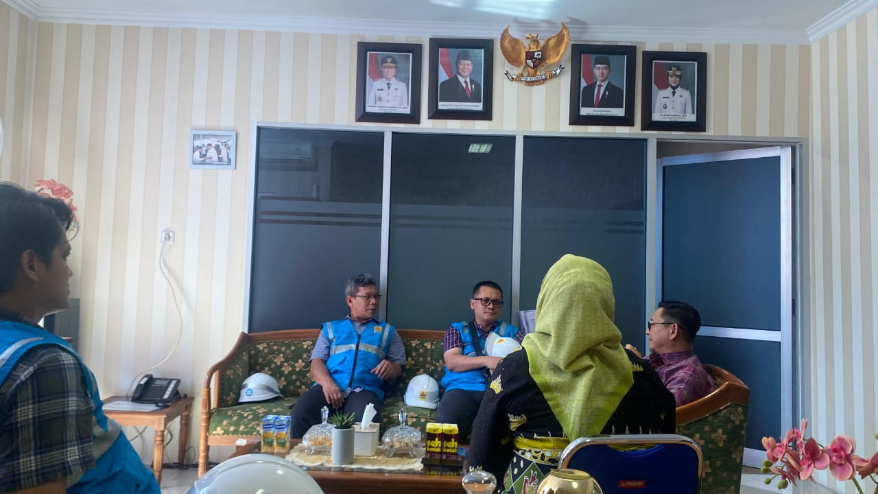 PLN melaksanakan penambahan daya listrik RSUD Dr. H. Abdul Moeloek dari 1.730 kVA menjadi 2.770 kVA dalam rangka menunjang operasional rumah sakit rujukan utama di Provinsi Lampung agar semakin optimal || Foto: PLN UP3 Tanjung Karang