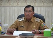 Staf Ahli Gubernur Bidang Perekonomian dan Pembangunan Provinsi Lampung, Bani Ispriyanto, mengikuti Rapat Koordinasi Pengendalian Inflasi Daerah secara daring dari Ruang Command Center Lantai 2 Dinas Kominfotik Provinsi Lampung || Foto: Dinas Kominfotik Provinsi Lampung