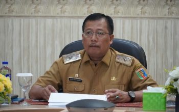 Staf Ahli Gubernur Bidang Perekonomian dan Pembangunan Provinsi Lampung, Bani Ispriyanto, mengikuti Rapat Koordinasi Pengendalian Inflasi Daerah secara daring dari Ruang Command Center Lantai 2 Dinas Kominfotik Provinsi Lampung || Foto: Dinas Kominfotik Provinsi Lampung