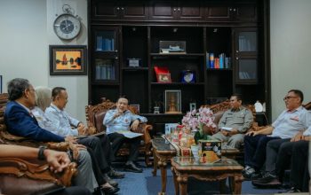 Sekdaprov Lampung Marindo Kurniawan dalam audiensi bersama jajaran KONI Provinsi Banten di Ruang Kerja Sekda Provinsi || Foto: Istimewa