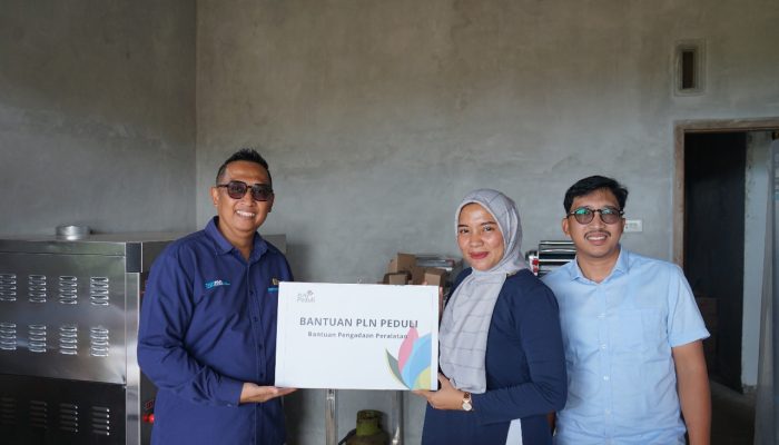 Dorong Komunitas Usaha Lokal, PLN UID Lampung Salurkan Bantuan kepada UMKM Dapur O Pringsewu