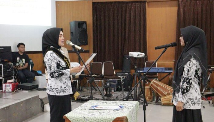Ketua TP PKK Provinsi Lampung Lantik Ibunda Guru Kota Metro