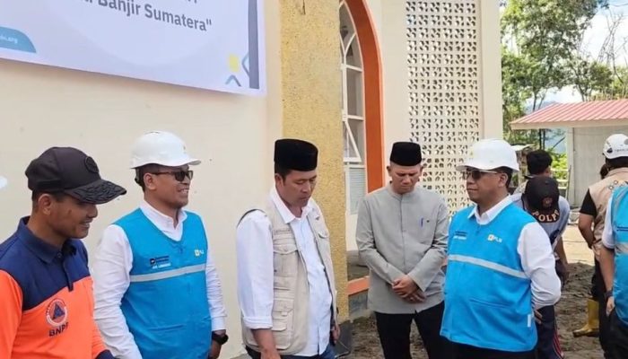 Direksi dan Relawan PLN Turun Langsung Pastikan Percepatan Pemulihan Fasilitas Umum di Aceh