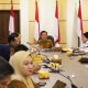 Sekdaprov Lampung Marindo Kurniawan saat memimpin Rapat Pembahasan Operasional Bandar Udara Internasional Radin Inten II, di Ruang Rapat Sakai Sambayan || Foto: Dinas Kominfotik Provinsi Lampung