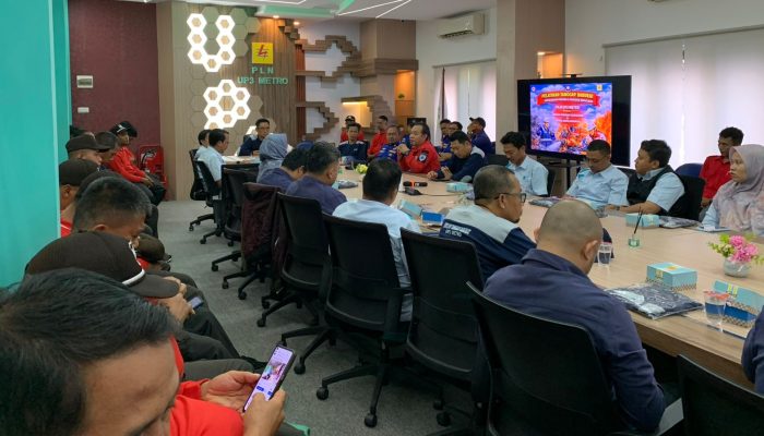 Gandeng Damkar dan PMI, PLN UP3 Metro Gelar Pelatihan Tanggap Darurat dan Pemadam Kebakaran