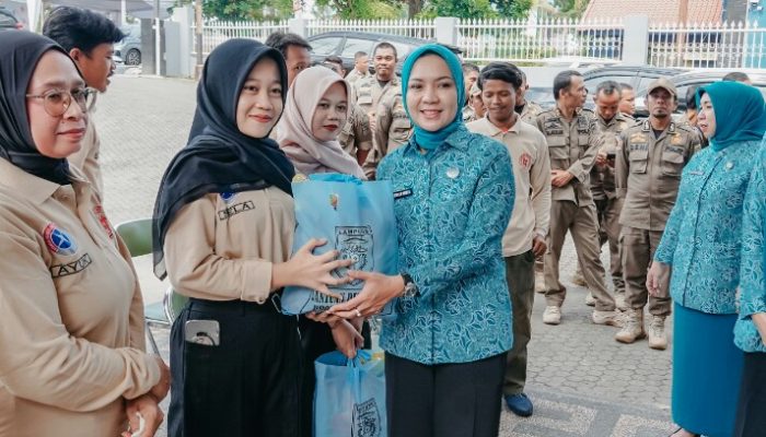 Bakti Sosial Ramadan, TP PKK Provinsi Lampung Salurkan Ratusan Paket Sembako