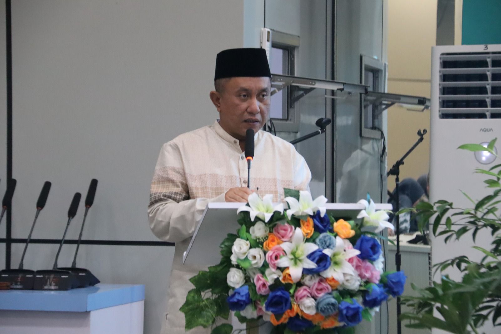 General Manager PLN UID Lampung, Rizky Mochamad, menyampaikan sambutan sekaligus apresiasi atas capaian penyaluran zakat oleh Yayasan Baitul Maal PLN UID Lampung sepanjang tahun 2025 || Foto: PLN UID Lampung