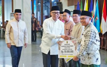 Gubernur Lampung Rahmat Mirzani Djausal saat menghadiri acara silaturahmi dan buka puasa bersama Ketua MPR RI, ulama, umara, serta tokoh masyarakat se-Provinsi Lampung, di Rumah Dinas Gubernur, Mahan Agung Bandar Lampung || Foto: Dimas Kominfotik Provinsi Lampung