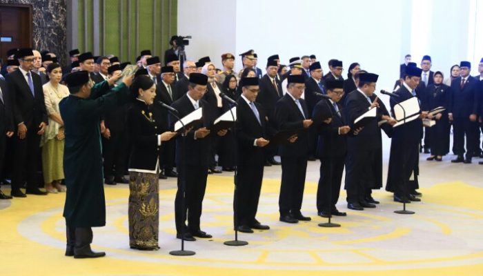 Tujuh ADK OJK Resmi Dilantik, Komitmen OJK Jaga Stabilitas Sektor Keuangan