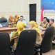 Rapat Koordinasi Pengendalian Inflasi Daerah yang dirangkaikan dengan Program 3 Juta Rumah oleh Kementerian Dalam Negeri Republik Indonesia, yang diikuti secara virtual dari Ruang Command Center Lt.2 Dinas Kominfotik Provinsi Lampung || Foto: Dinas Kominfotik Provinsi Lampung