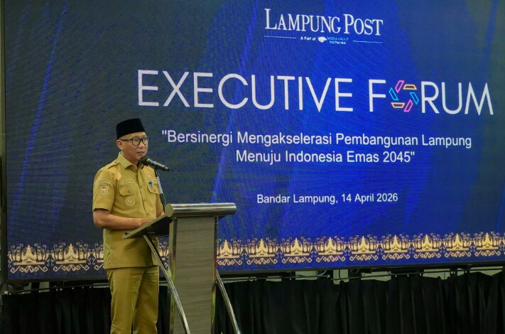 Gubernur Lampung Rahmat Mirzani Djausal saat menjadi Keynote Speaker dalam acara Lampung Post Executive Forum 2026 || Foto: Dinas Kominfotik Provinsi Lampung