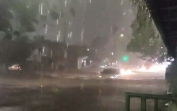 Banjir kembali melanda di sejumlah titik wilayah Kota Bandar Lampung, Provinsi Lampung pada Selasa (14/4/2026) malam || Foto: Istimewa