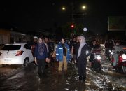 Hujan Deras sebabkan Banjir, Wali Kota Eva Dwiana Turun Langsung Pantau Lokasi Terdampak