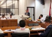 Bersama KONI dan Dinas Pemuda dan Olahraga (Dispora), Pemprov Lampung terus mematangkan langkah strategis melalui diskusi intensif dengan Tim Visitasi dan Verifikasi KONI Pusat di Ruang Rapat Gubernur || Foto: Dinas Kominfotik Provinsi Lampung