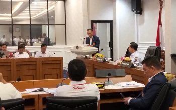 Bersama KONI dan Dinas Pemuda dan Olahraga (Dispora), Pemprov Lampung terus mematangkan langkah strategis melalui diskusi intensif dengan Tim Visitasi dan Verifikasi KONI Pusat di Ruang Rapat Gubernur || Foto: Dinas Kominfotik Provinsi Lampung