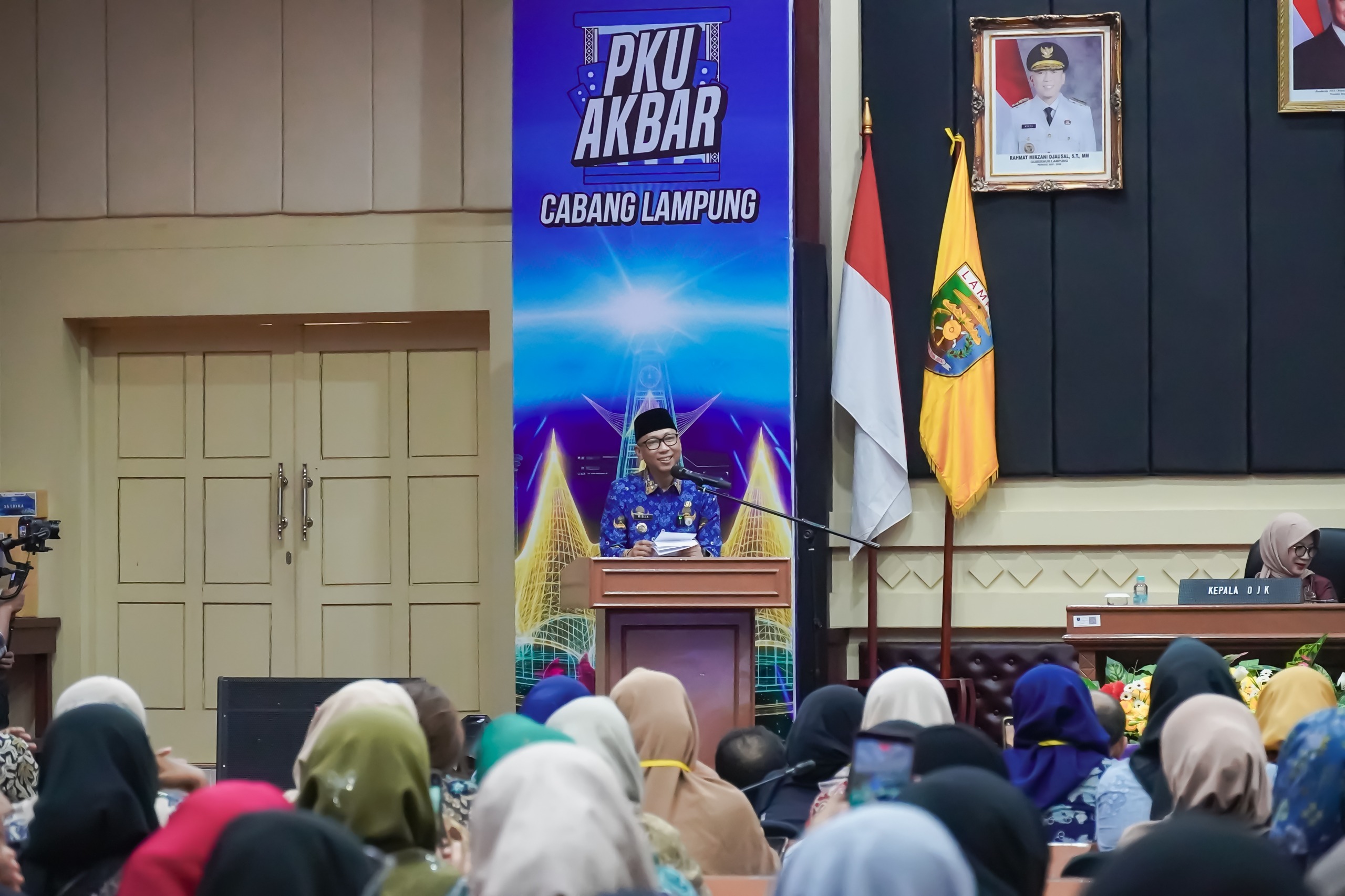 Gubernur Lampung Rahmat Mirzani Djausal membuka kegiatan Pelatihan Pengembangan Kapasitas Usaha (PKU) Akbar yang digelar PT Permodalan Nasional Madani (PNM) Cabang Lampung di Gedung Pusiban, Kompleks Kantor Gubernur Lampung || Foto: Dinas Kominfotik Provinsi Lampung