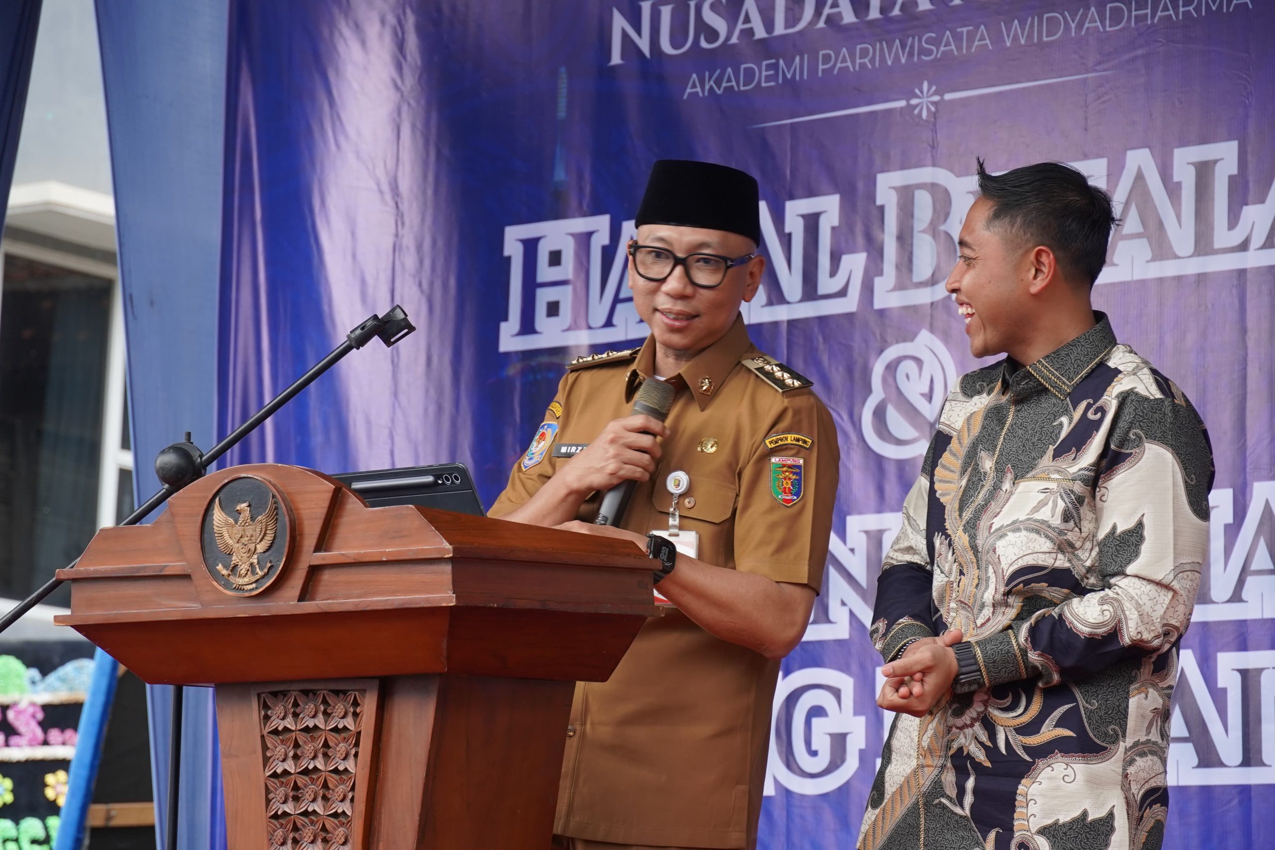 Gubernur Lampung dalam kegiatan Halal Bihalal sekaligus pelepasan Mahasiswa Nusadaya Academy dalam program magang di Taiwan bertempat di Nusadaya Academy || Foto : Dinas Kominfotik Provinsi Lampung