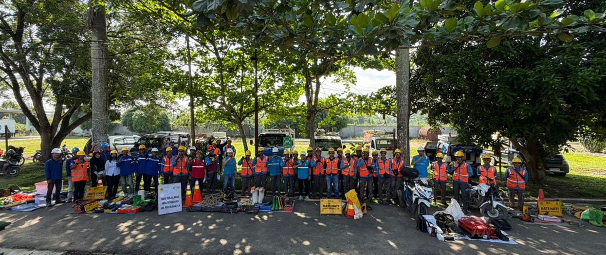 PLN ULP Bandar Jaya meneguhkan komitmen terhadap budaya K3 demi keselamatan kerja dan keandalan layanan. Bersama, kita wujudkan lingkungan kerja yang aman dan produktif || Foto: PLN ULP Bandar Jaya