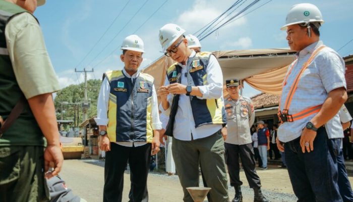 Anggarkan Rp 14,67 Miliar, Gubernur Mirza Tinjau Perbaikan Ruas Jalan Provinsi Wates–Metro