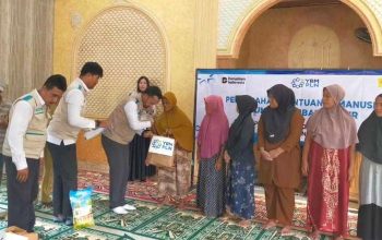 Semangat Kartini, Srikandi PLN Gandeng YBM Bantu Warga Terdampak Banjir di Garuntang