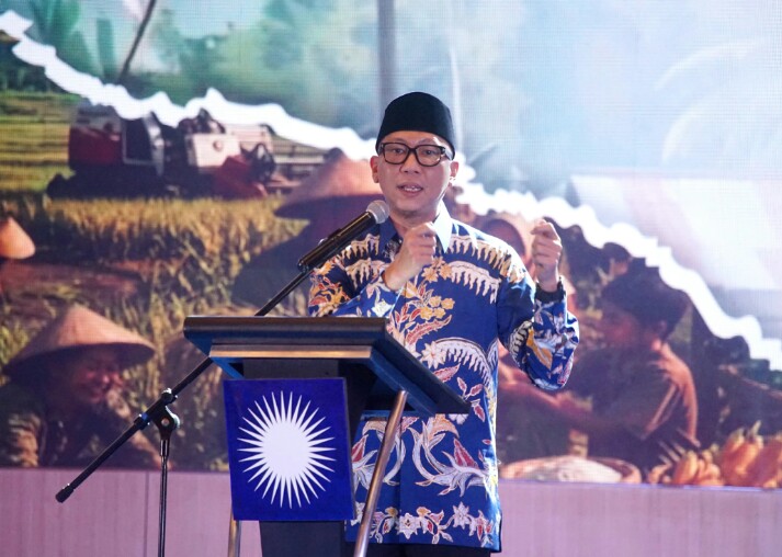 Gubernur Lampung saat menghadiri pelantikan jajaran pengurus DPW, DPD, dan DPC Partai Amanat Nasional (PAN) se-Provinsi Lampung || Foto: Dinas Kominfotik Provinsi Lampung