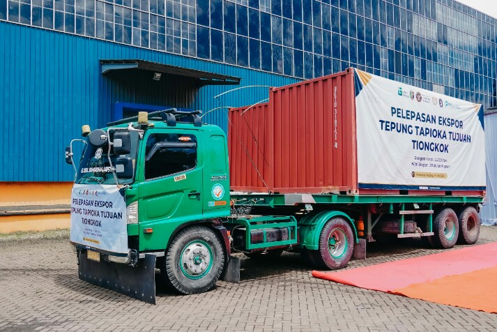 Provinsi Lampung mempertegas posisinya sebagai pemimpin pasar tapioka nasional dengan memulai pengiriman ekspor perdana sebesar 3.330 ton ke Tiongkok || Foto: Dinas Kominfotik Provinsi Lampung