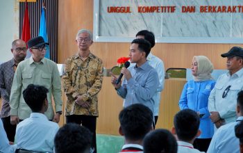 Gubernur Lampun, Rahmat Mirzani Djausal mendampingi kunjungan kerja Wakil Presiden (Wapres) Gibran Rakabuming Raka ke Provinsi Lampung || Foto: Dinas Kominfotik Provinsi Lampung