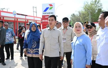 Wapres Gibran Rakabuming meninjau KNMP Desa Margasari di Kecamatan Labuhan Maringgai, Kabupaten Lampung Timur || Foto: Biro Pers, Media, dan Informasi Sekretariat Wakil Presiden