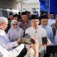 Gubernur Lampug Rahmat Mirzani Djausal saat ditemui awak media usai salat id Idul Adha 1447 H, Rabu (27/05/2026). Penyaluran gaji ketiga belas ini mencakup pegawai negeri sipil (PNS) dan pegawai pemerintah dengan perjanjian kerja (PPPK) di lingkungan Pemprov Lampung || Foto: Dinas Kominfotik Provinsi Lampung