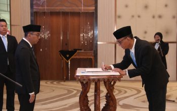 Mendiktisaintek Lantik Donny Purnomo sebagai Kepala BSN, Perkuat Daya Saing dan Inovasi Nasional