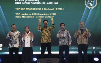 Perwakilan PLN UID Lampung menerima penghargaan TOP CSR Awards 2026 #STAR 4 dalam ajang TOP CSR Awards 2026 di Jakarta || Foto: PLN UID Lampung