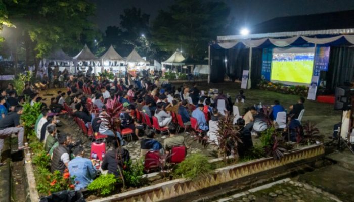 Meriah dan Penuh Kebersamaan, Nobar Piala Dunia di PKOR Way Halim Disambut Antusias Warga