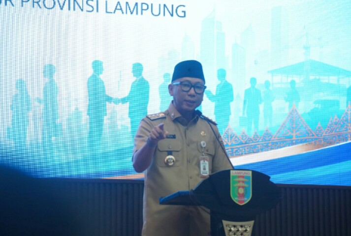 Gubernur Mirza saat menghadiri Pengukuhan Pengurus Asosiasi Pengusaha dan Pengelola Dapur Makan Bergizi Gratis Indonesia (APPMBGI) DPD Provinsi Lampung dan DPD Kabupaten/Kota se-Lampung di Balai Keratun Kantor Gubernur Lampung || Foto: Dinas Kominfotik Provinsi Lampung