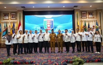 Gubernur Lampung, Rahmat Mirzani Djausal mengikuti  acara peresmian Inpres Jalan Daerah (IJD) Tahun 2025 serentak di seluruh Indonesia secara virtual bertempat di Balai Keratun || Foto: Dinas Kominfotik Provinsi Lampung