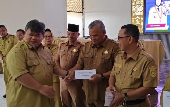Tanpa Pandang Bulu, Siswa SMP di Bandar Lampung Terima BOSDA Rp 300 ribu