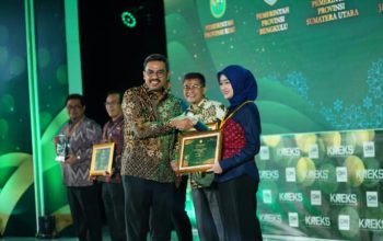 Pemprov Lampung menorehkan prestasi di tingkat nasional dengan meraih tiga penghargaan dalam Malam Anugerah Adinata Syariah 2026 dan Apresiasi Mitra Pendukung Ekonomi Syariah 2026 || Foto: Dinas Kominfotik Provinsi Lampung