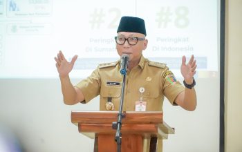 Gubernur Lampung Rahmat Mirzani Djausal saat memberikan arahan pada Bimbingan Teknis Kegiatan PHC di Balai Pelatihan Kesehatan (Bapelkes) Lampung || Foto: Dinas Kominfo dan Statistik Provinsi Lampung